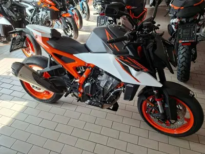 KTM 990 Duke R (2026) usata