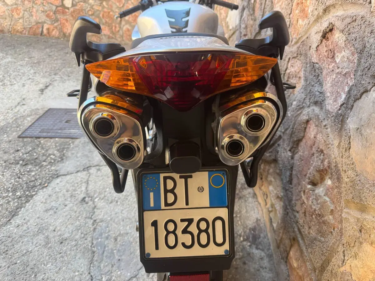 Honda VFR 800 (2002 - 05) (5)