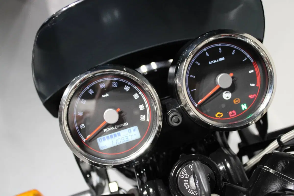 Royal Enfield Interceptor 650 (2021 - 26) (6)