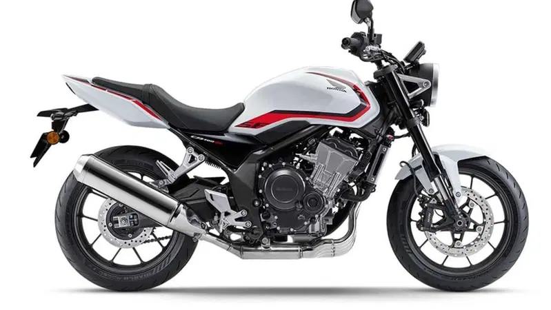Honda CB400 Super Four: debutta in Giappone. Ha 4 cilindri e 58 cv