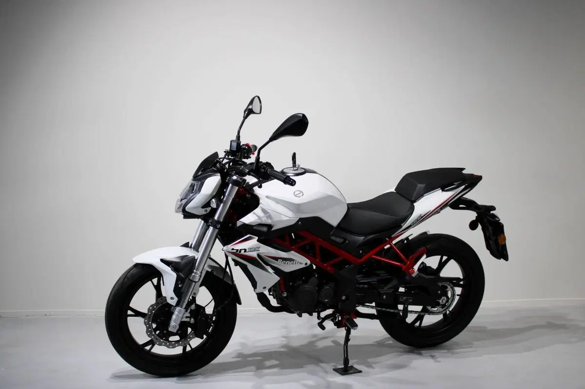 Benelli BN 125 (2021 - 25) (3)