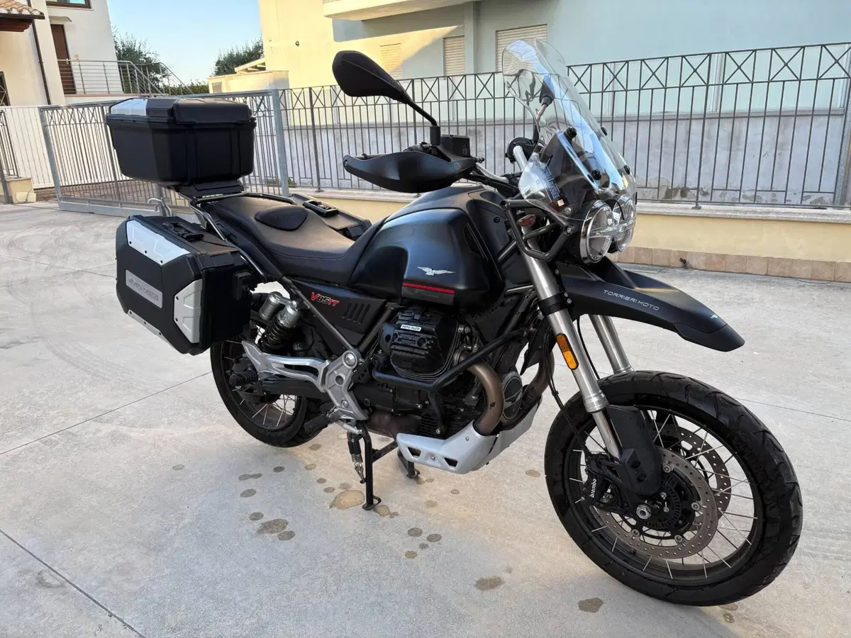 Moto Guzzi V85 TT (2021 - 23) (3)