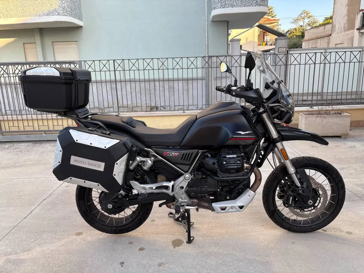 Moto Guzzi V85 TT (2021 - 23) (4)
