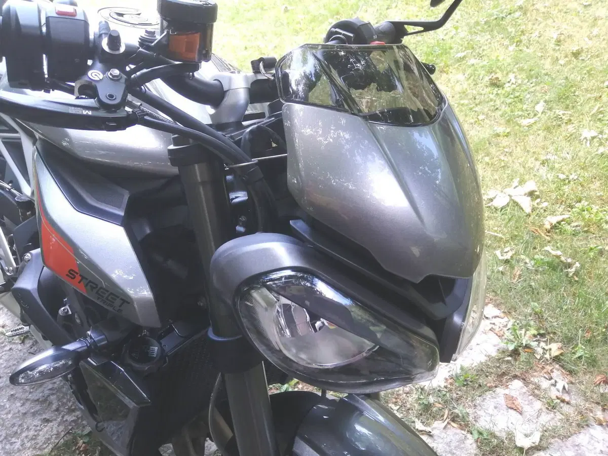 Triumph Street Triple 765 RS (2023 - 26) (2)