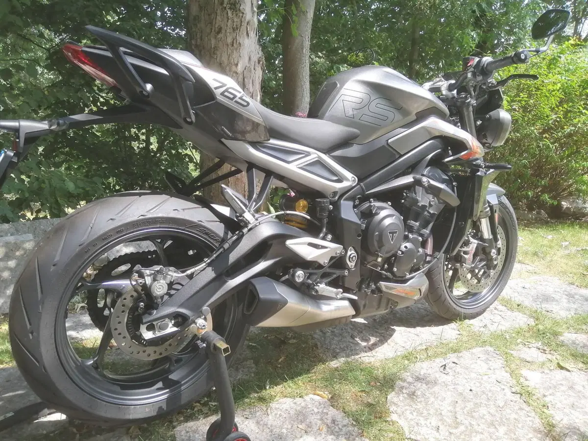 Triumph Street Triple 765 RS (2023 - 26) (7)