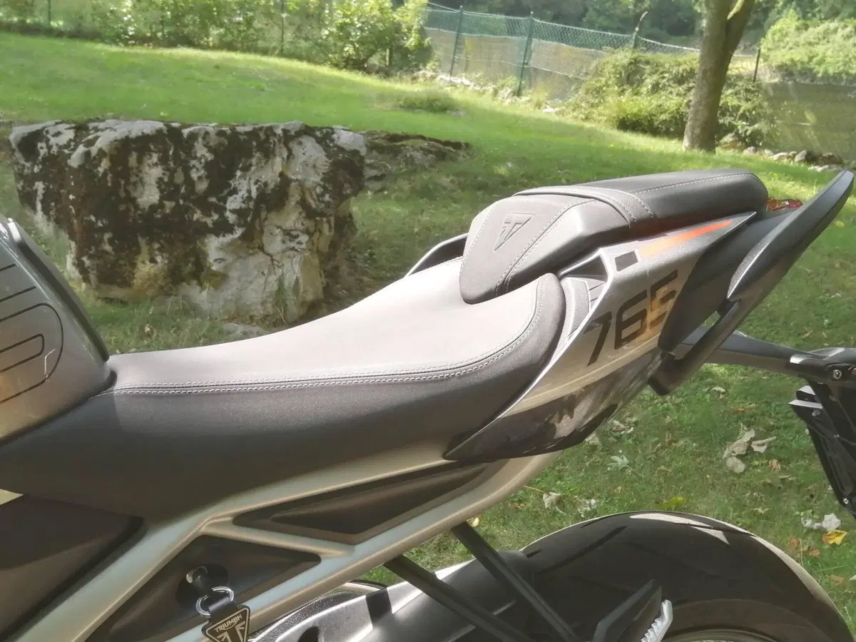 Triumph Street Triple 765 RS (2023 - 26) (8)