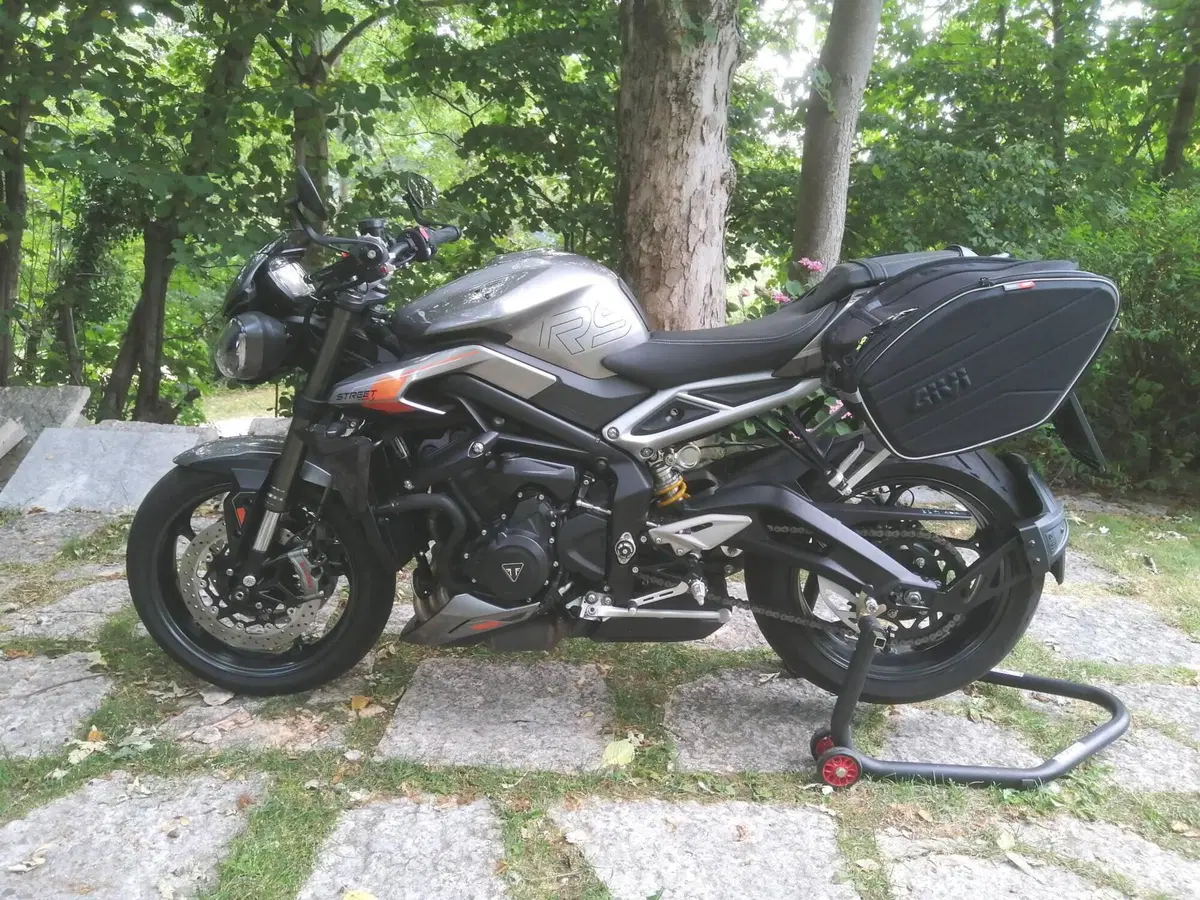 Triumph Street Triple 765 RS (2023 - 26) (11)
