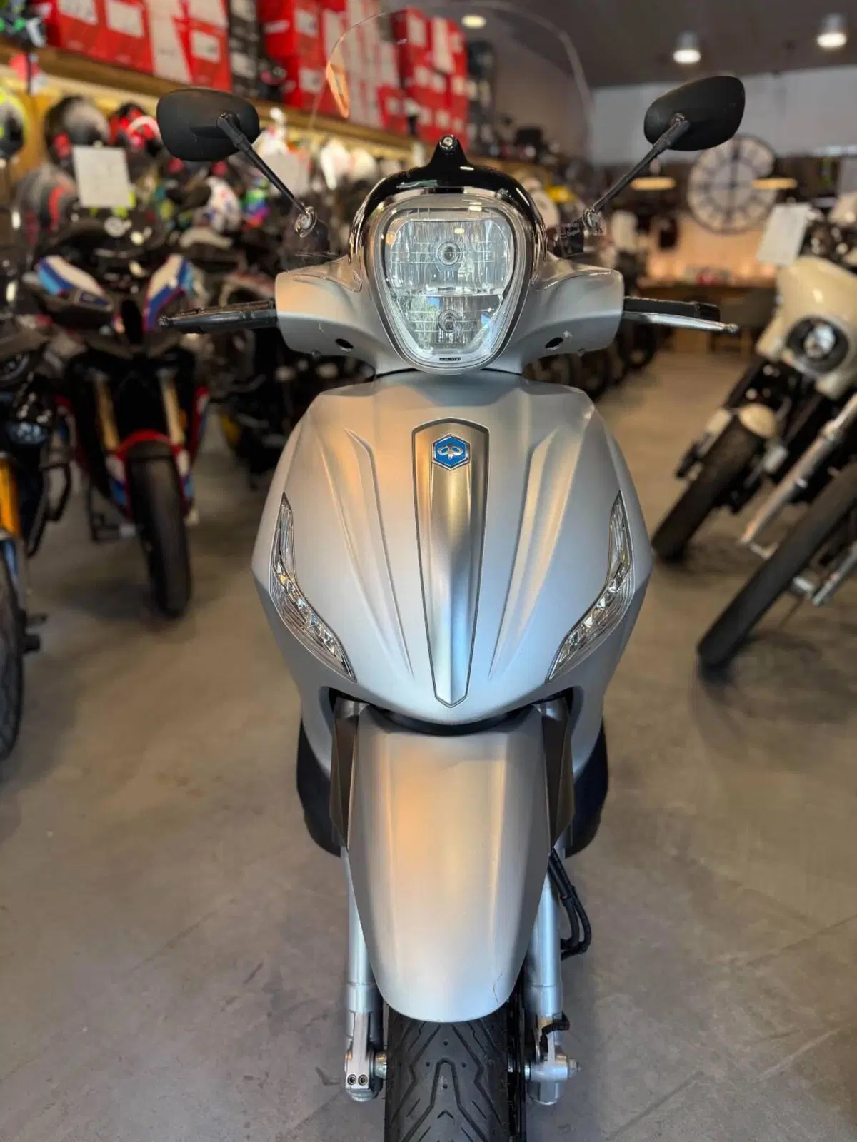Piaggio Beverly 300 S i.e. ABS-ASR (2016 - 20) (2)