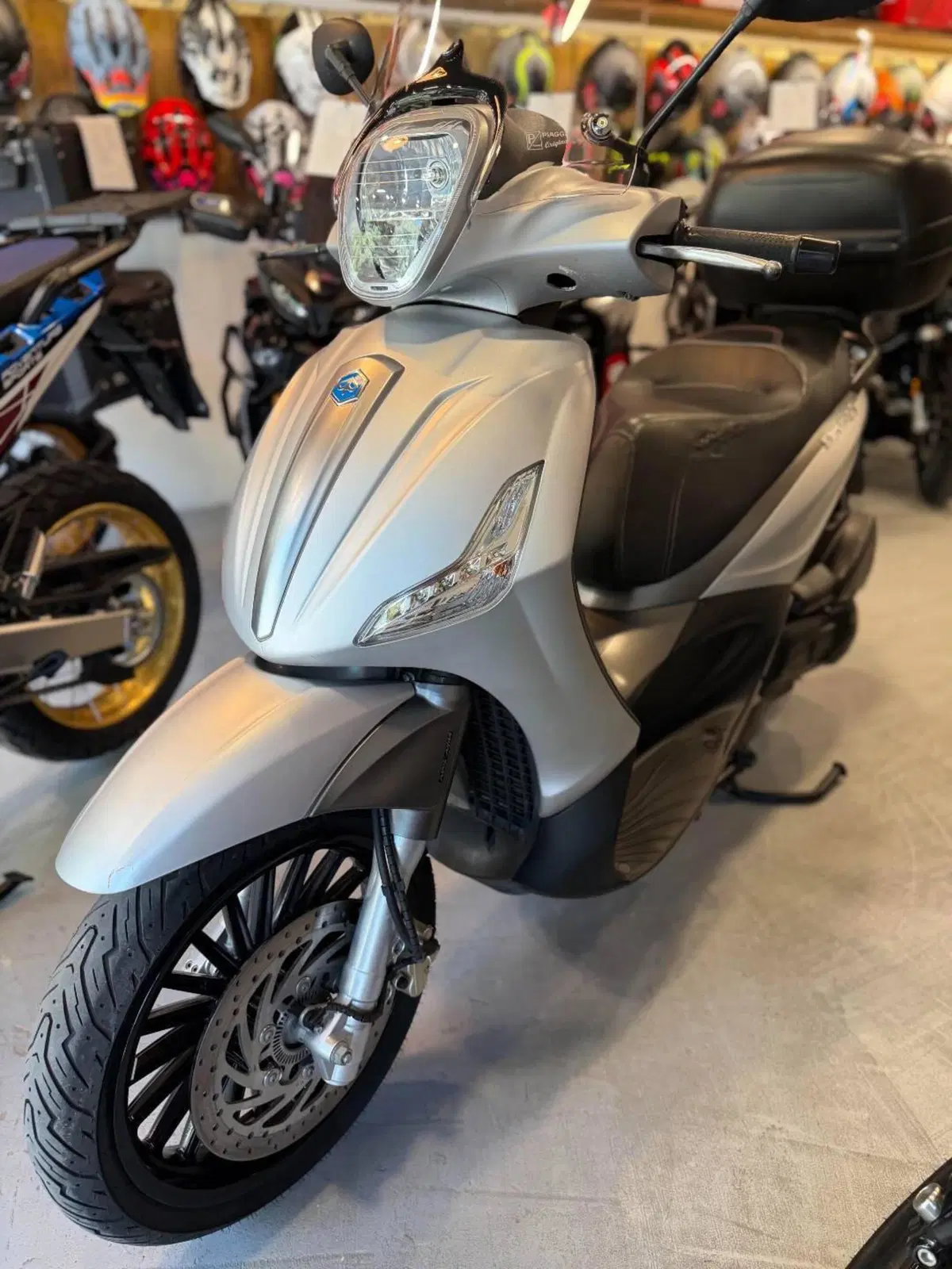 Piaggio Beverly 300 S i.e. ABS-ASR (2016 - 20) (4)