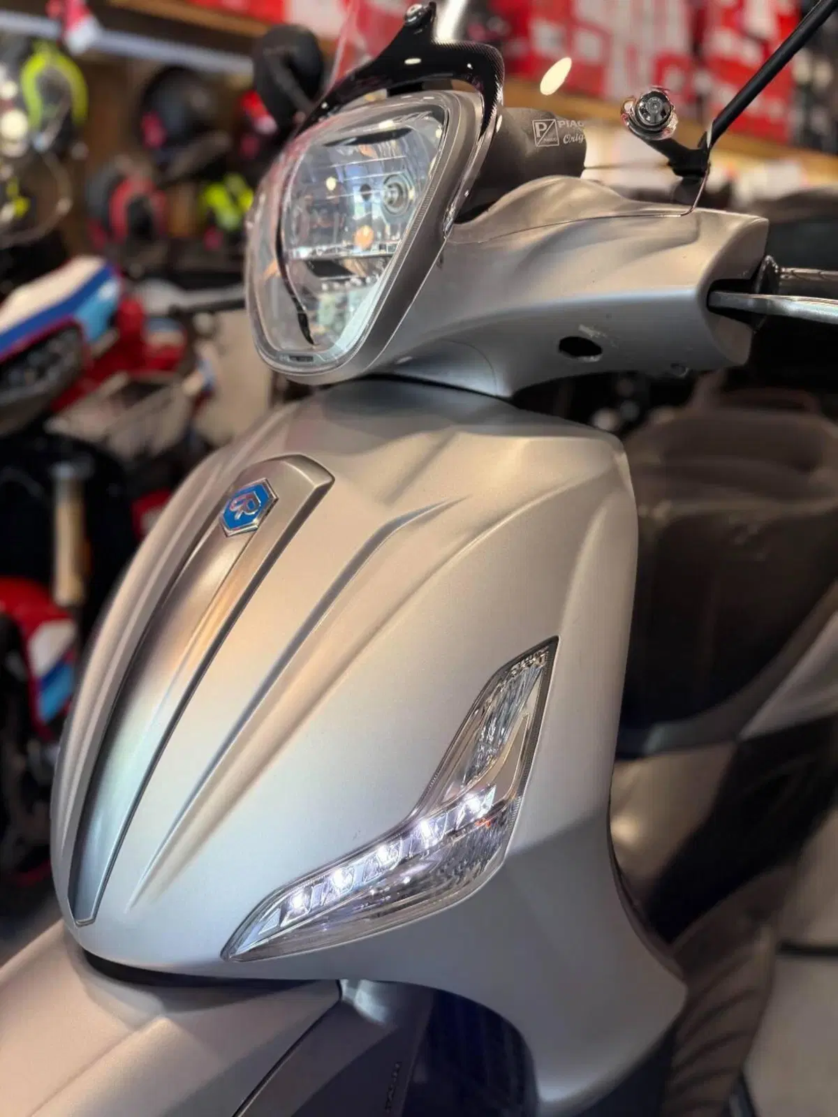 Piaggio Beverly 300 S i.e. ABS-ASR (2016 - 20) (8)