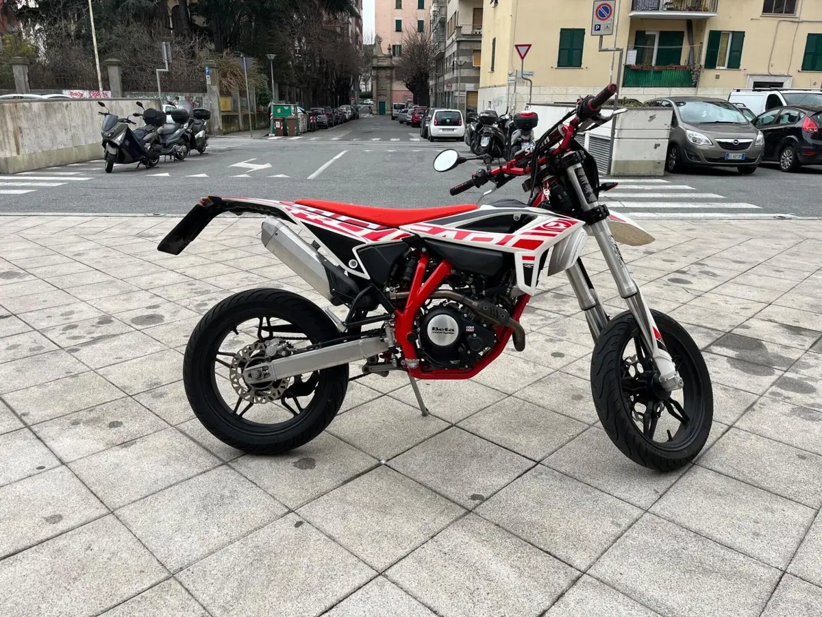 Betamotor RR 125 4T Motard LC (2021 - 23) (3)