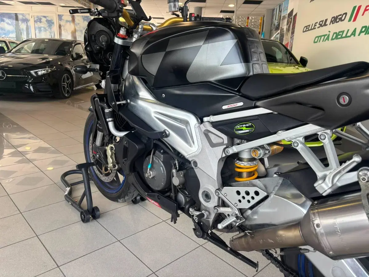 Aprilia Tuono 1000 R (2006 - 10) (5)