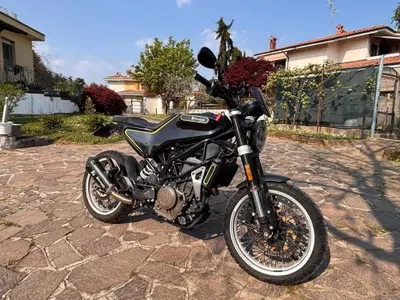 Husqvarna Svartpilen 401 (2018 - 19) usata