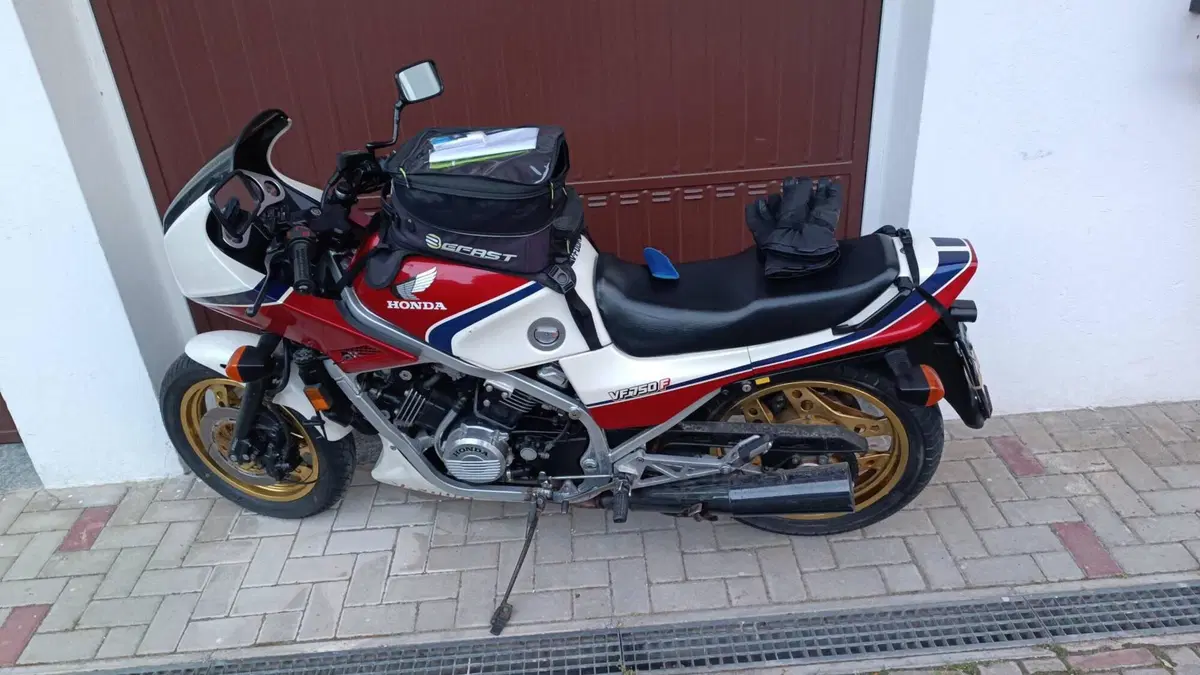 Honda VF 750F