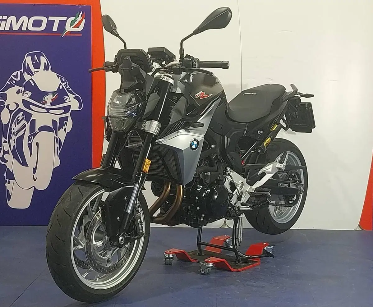 Bmw F 900 R (2025 - 27) (3)