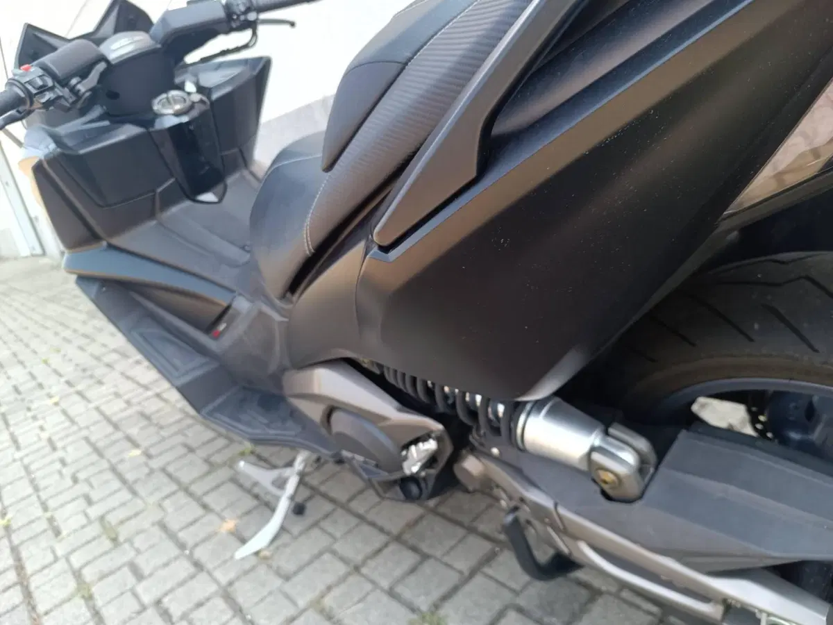 Kymco AK 550 ETS (2021 - 26) (9)