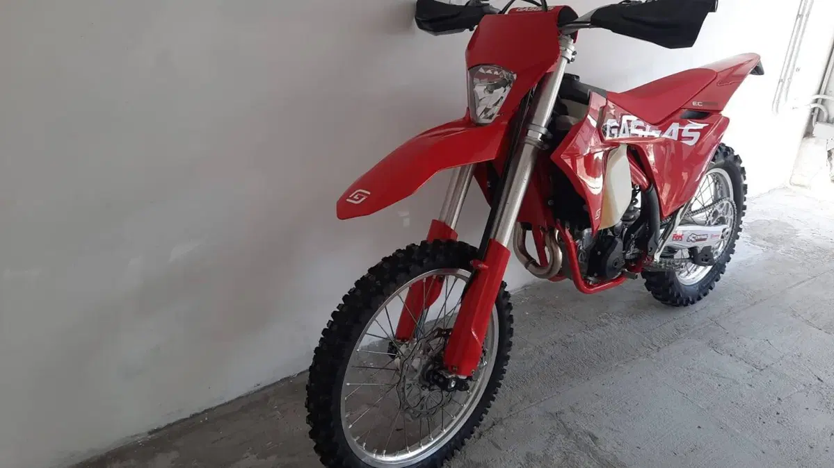 GASGAS EC 250 F (2024) (2)