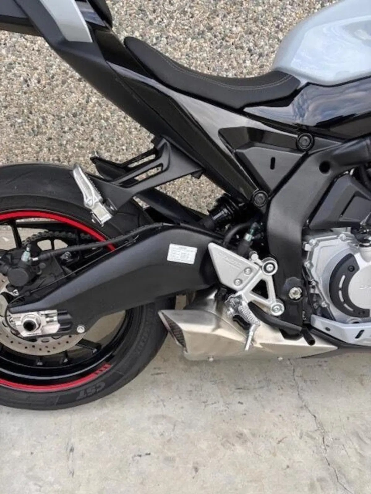CFMOTO 675SR-R (2025 - 26) (16)