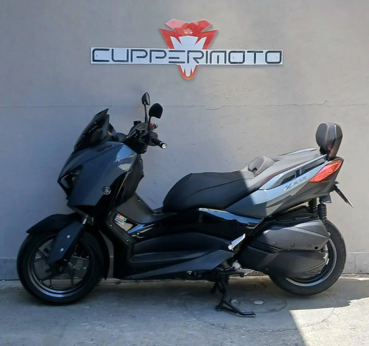 Yamaha X-Max 300 Tech Max (2021 - 24) (2)