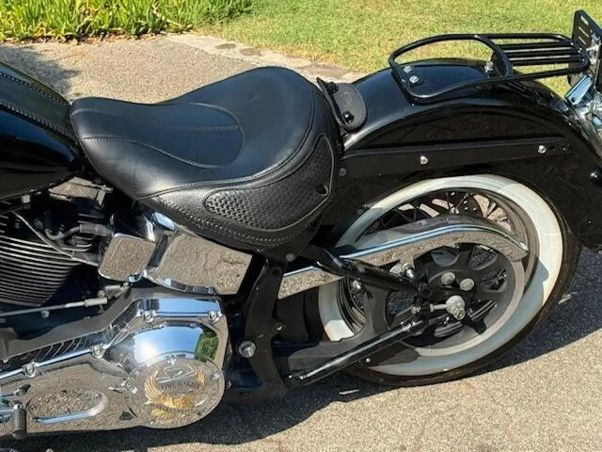 Harley-Davidson 1450 Deluxe (2005 - 06) - FLSTNI (7)