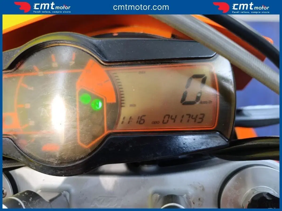 KTM 690 SMC (2008- 11) (5)