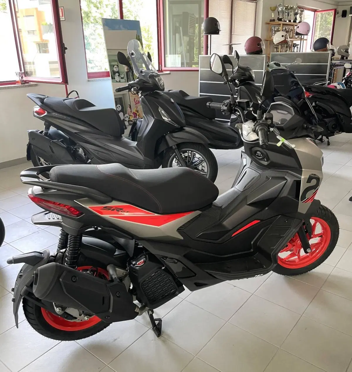 Aprilia SR GT 200 Sport (2025 - 26) (2)