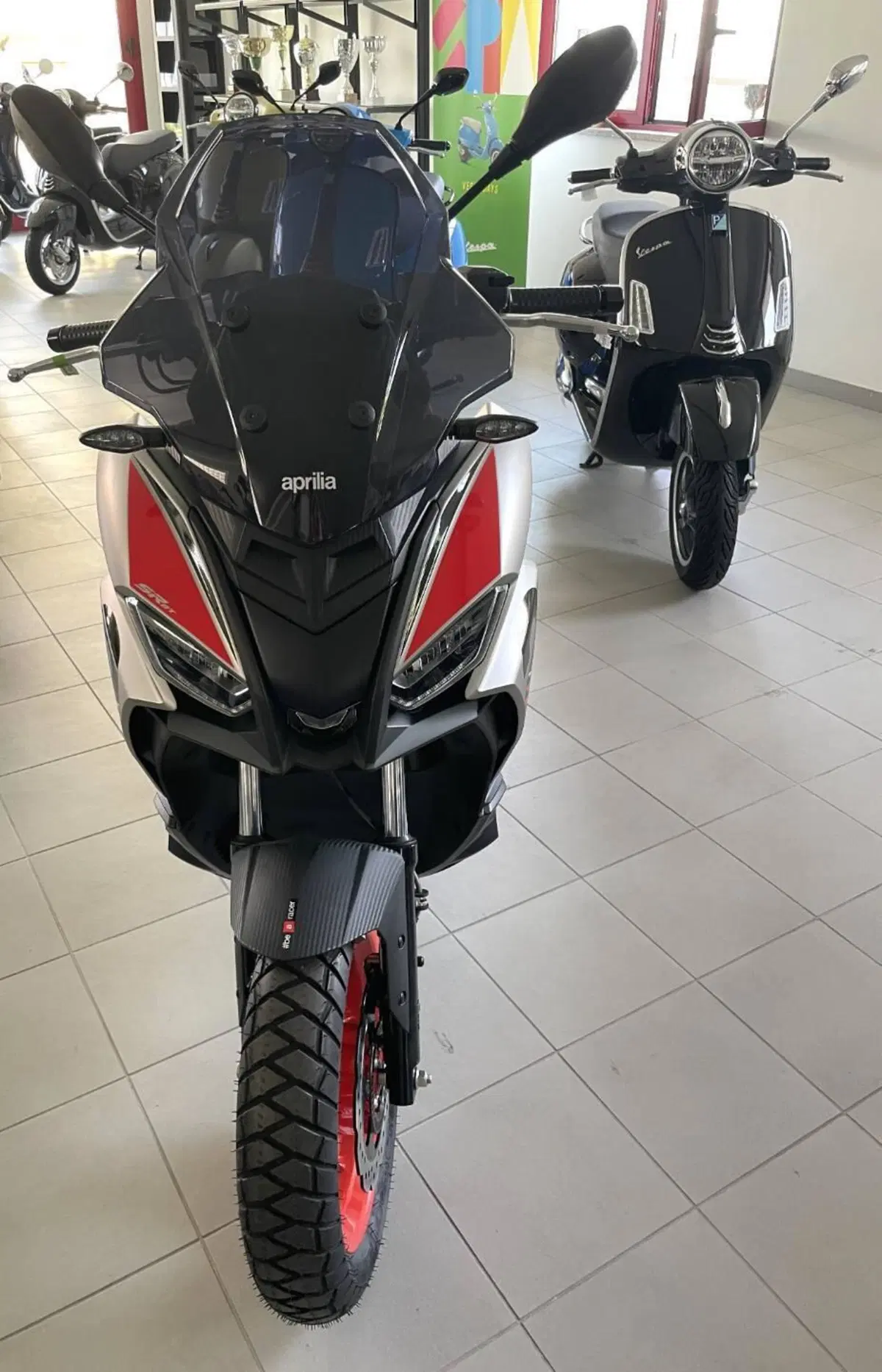 Aprilia SR GT 200 Sport (2025 - 26) (3)