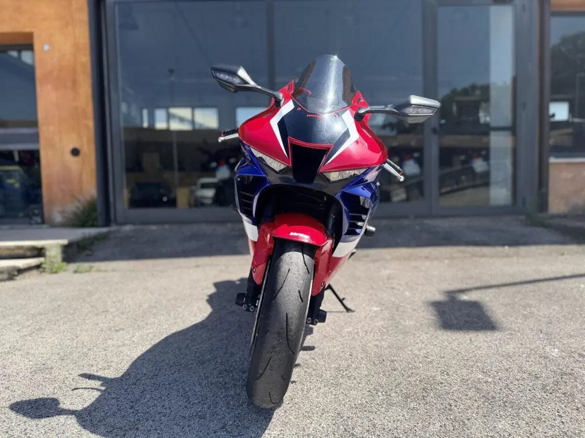 Honda CBR 1000 RR-R Fireblade (2020 - 21) (3)