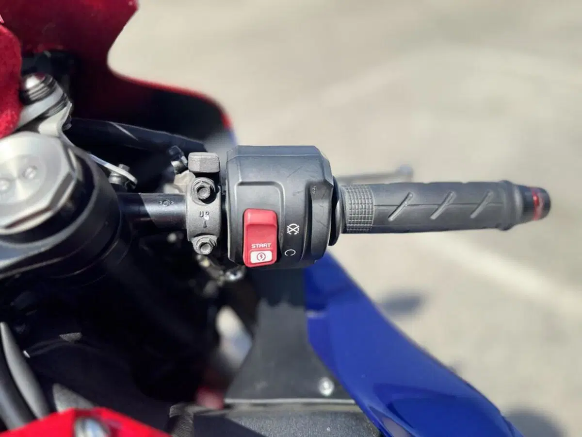 Honda CBR 1000 RR-R Fireblade (2020 - 21) (7)