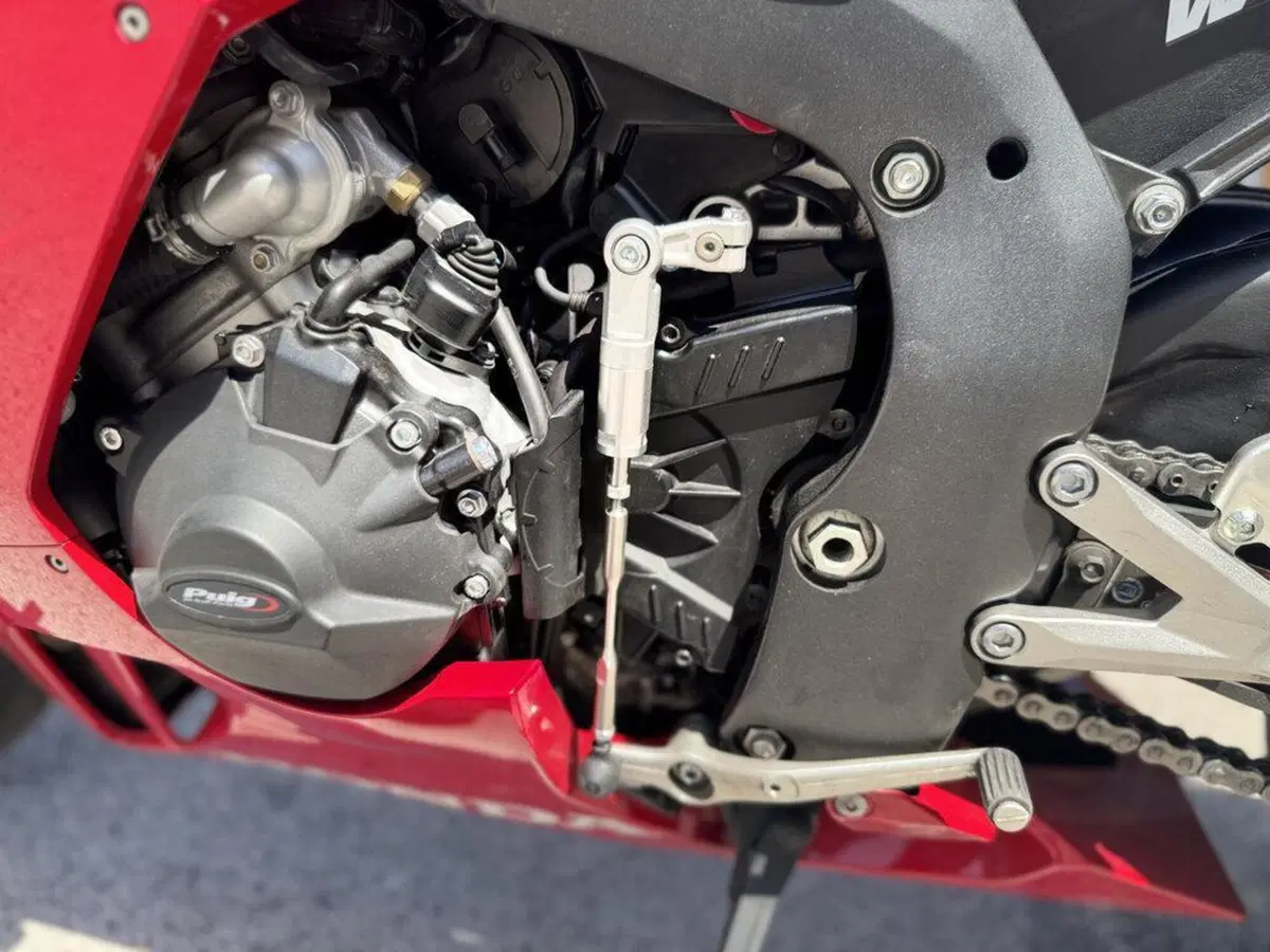 Honda CBR 1000 RR-R Fireblade (2020 - 21) (8)