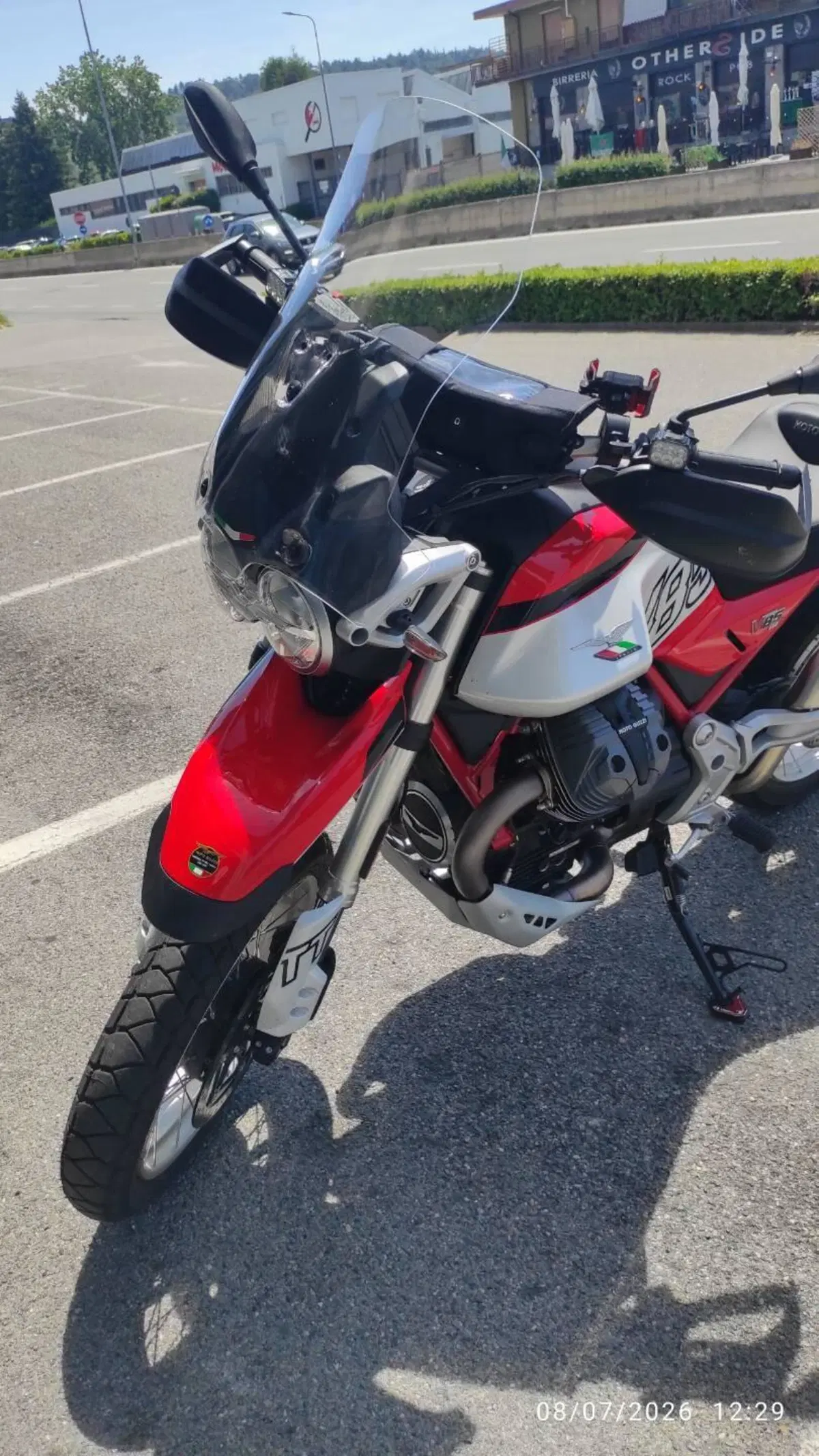 Moto Guzzi V85 TT (2024 - 26) (5)
