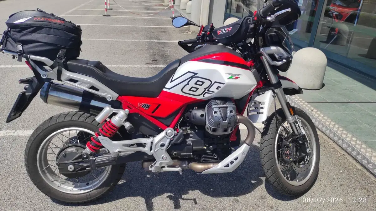 Moto Guzzi V85 TT (2024 - 26)