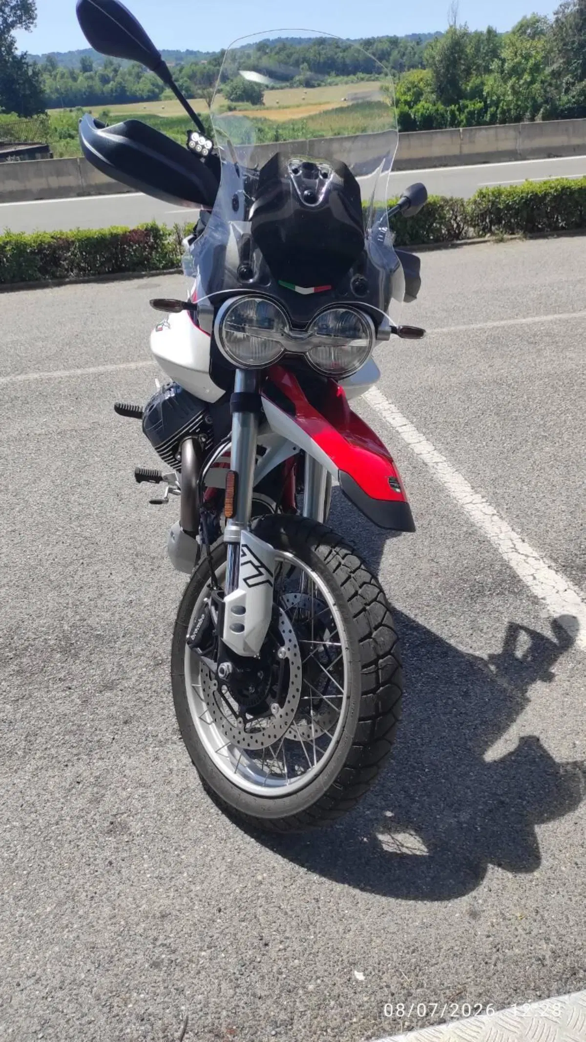 Moto Guzzi V85 TT (2024 - 26) (10)