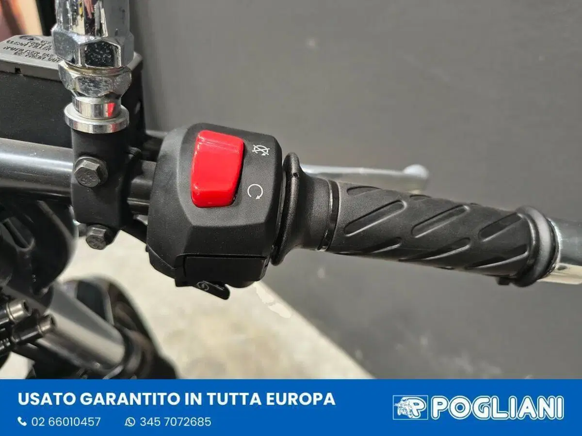 Moto Guzzi V7 Racer (2012 - 14) (15)