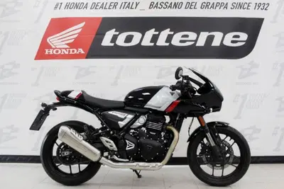 Triumph Thruxton 400 (2026) usata