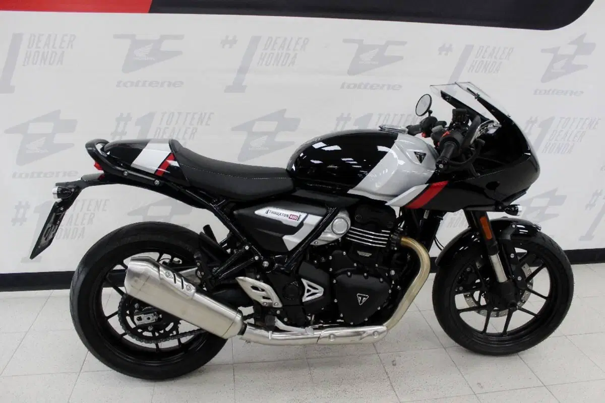 Triumph Thruxton 400 (2026) (2)