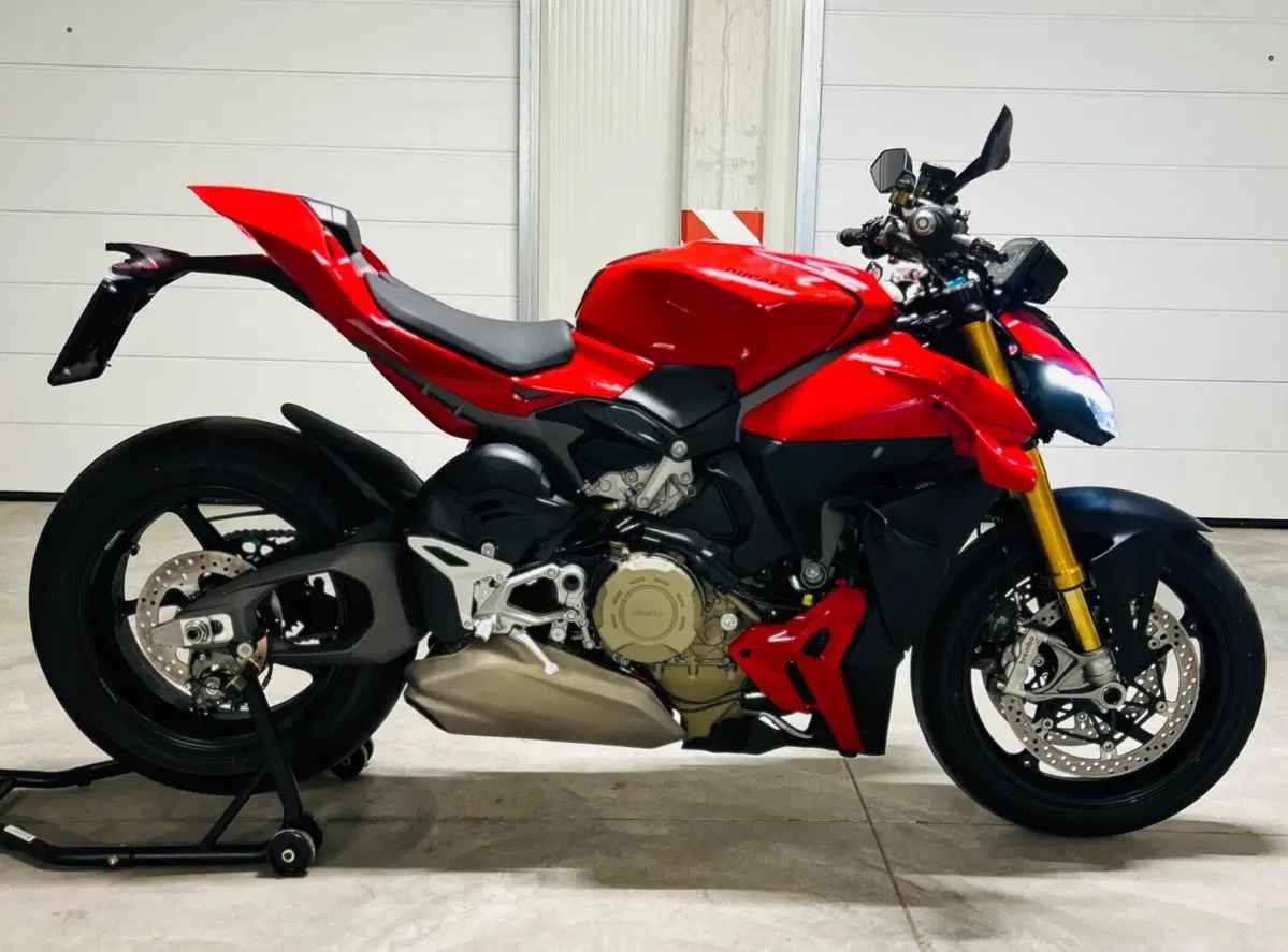 Ducati Streetfighter V4 S (2025 - 26)
