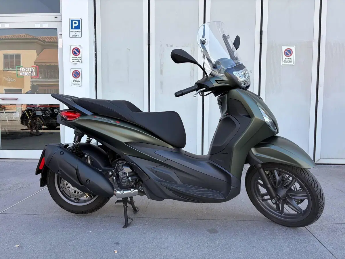 Piaggio Beverly 300 S ABS-ASR (2021 - 25) (2)