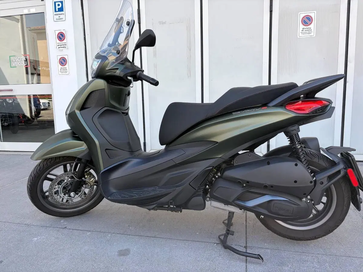 Piaggio Beverly 300 S ABS-ASR (2021 - 25) (3)