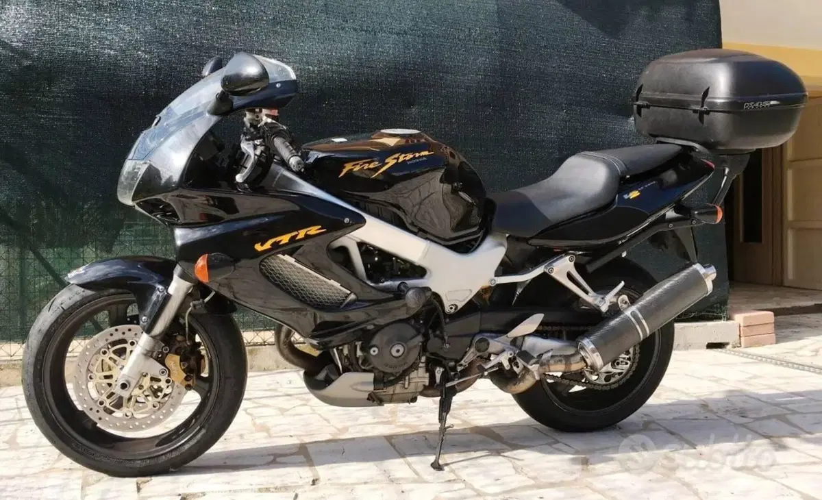 Honda VTR 1000 F Firestorm (1997 - 00) (6)