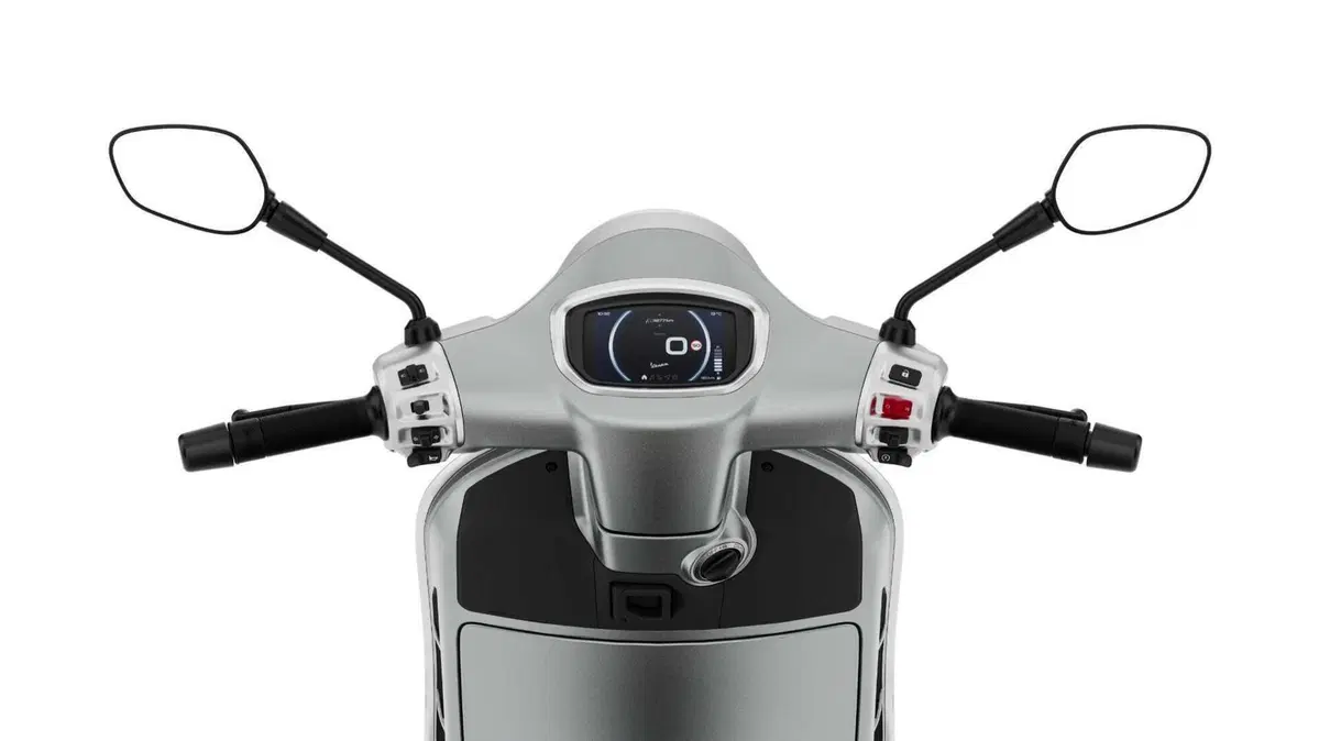 Vespa GTS 310 GTS 310 Edizione Ottantesimo (2026) (8)
