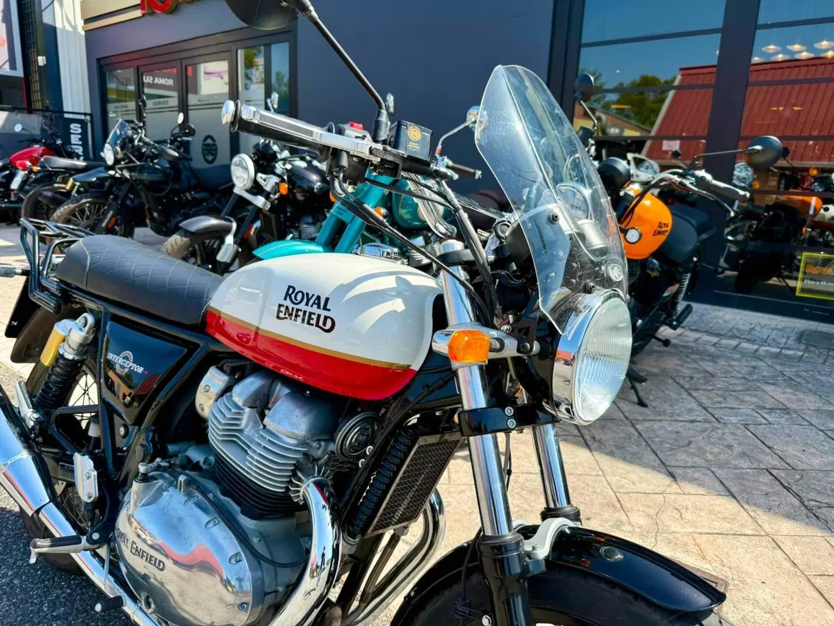 Royal Enfield Interceptor 650 Custom (2020) (3)