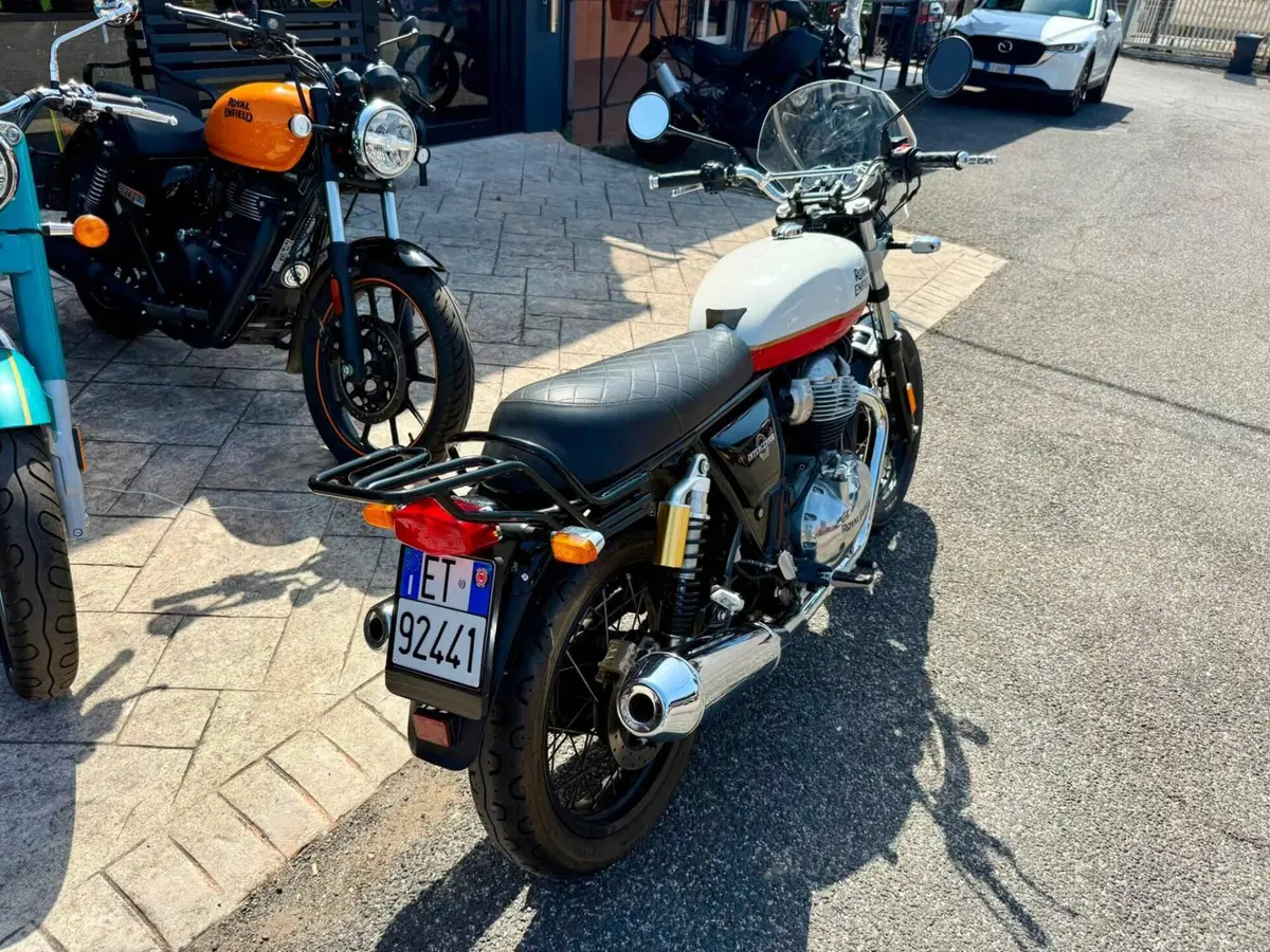 Royal Enfield Interceptor 650 Custom (2020) (6)