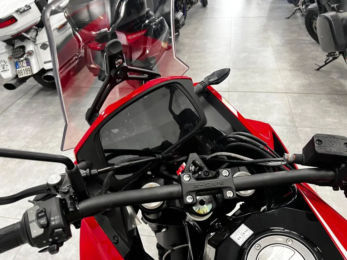 Moto Morini X-Cape 650 (2021 - 26) (4)