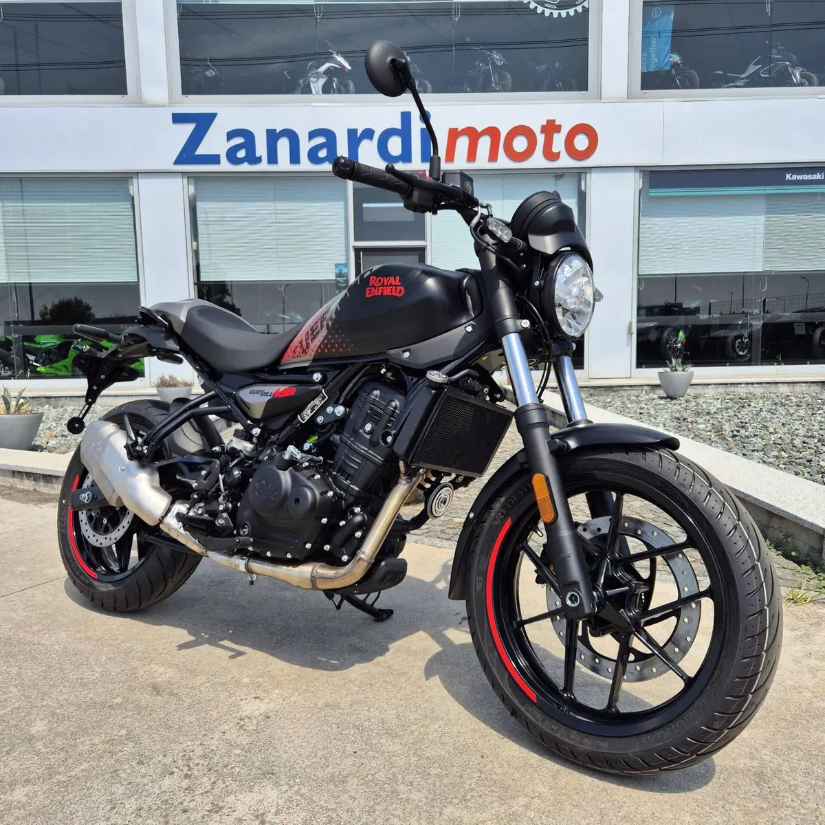 Royal Enfield Guerrilla 450 Apex (2026)