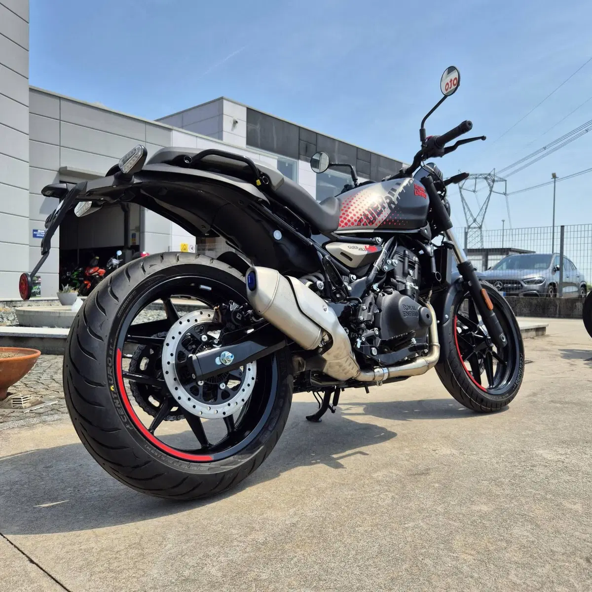 Royal Enfield Guerrilla 450 Apex (2026) (2)