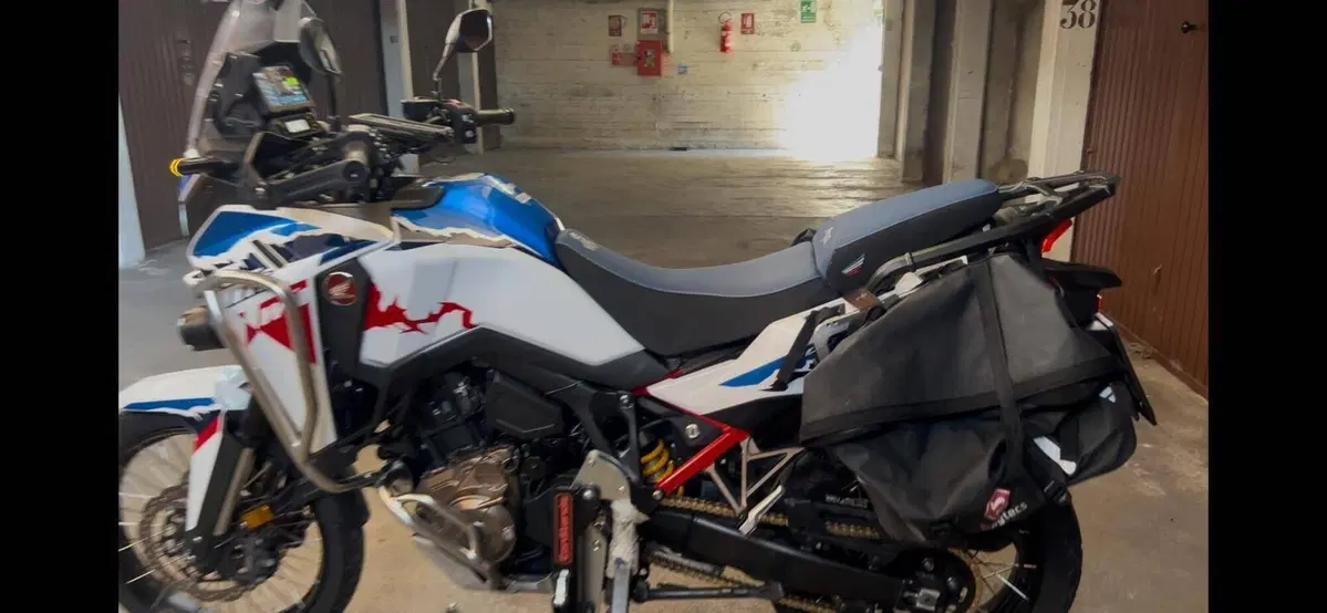 Honda Africa Twin CRF 1100L ES DCT (2024 - 26) (2)