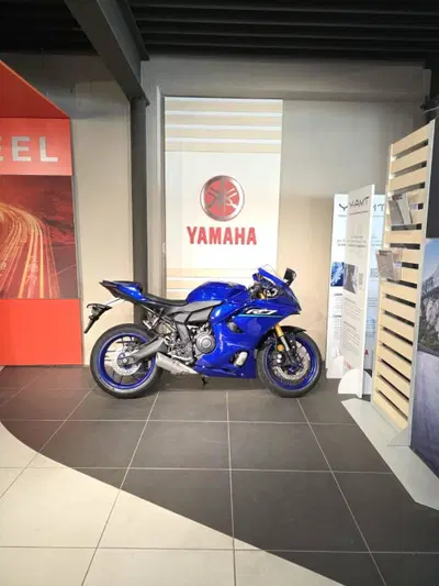 Yamaha YZF R7 (2021 - 25) nuova