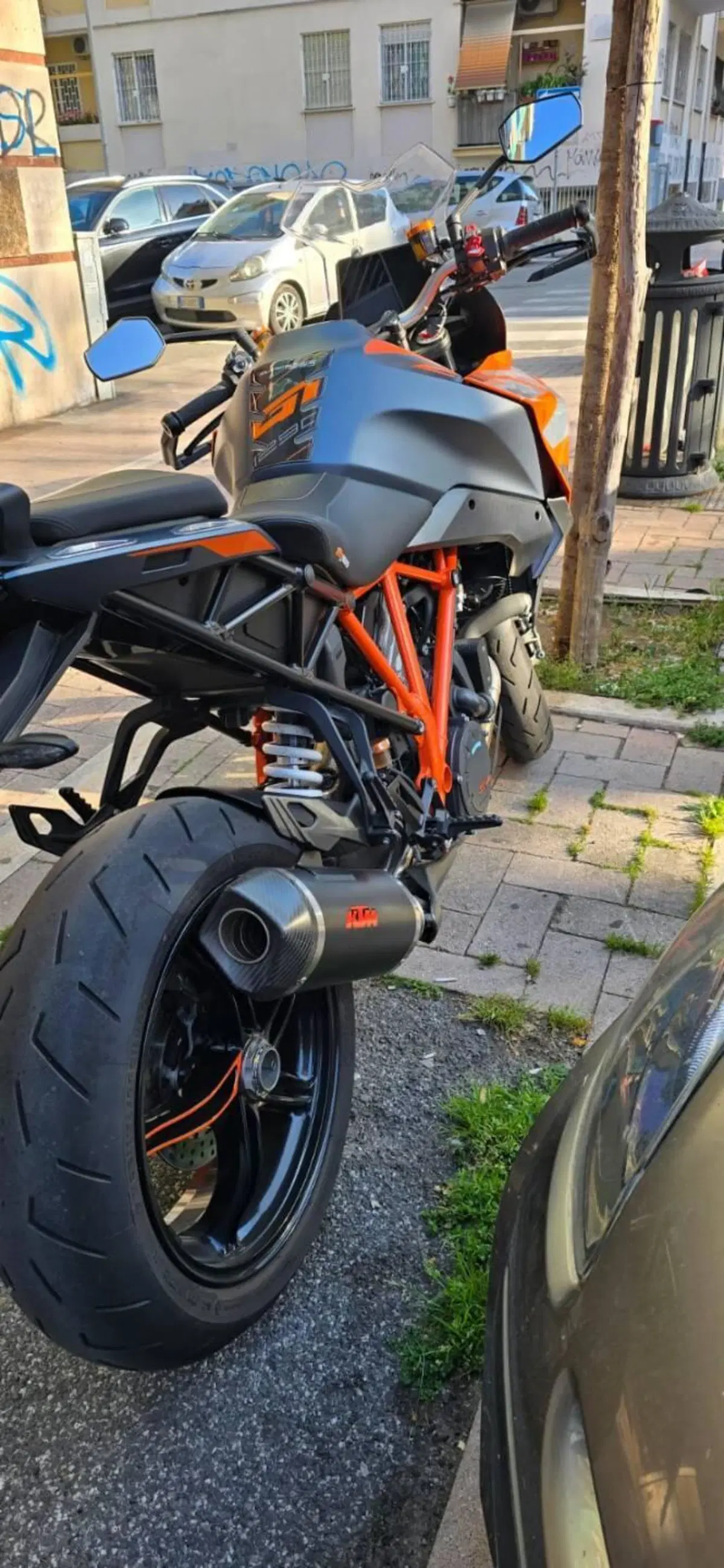 KTM 1290 Super Duke GT (2022 - 25) (2)