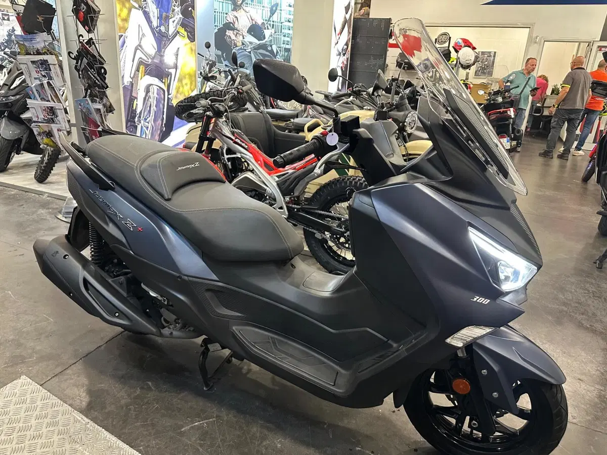 Sym Joymax 300 Z+ (2021 - 24) (3)